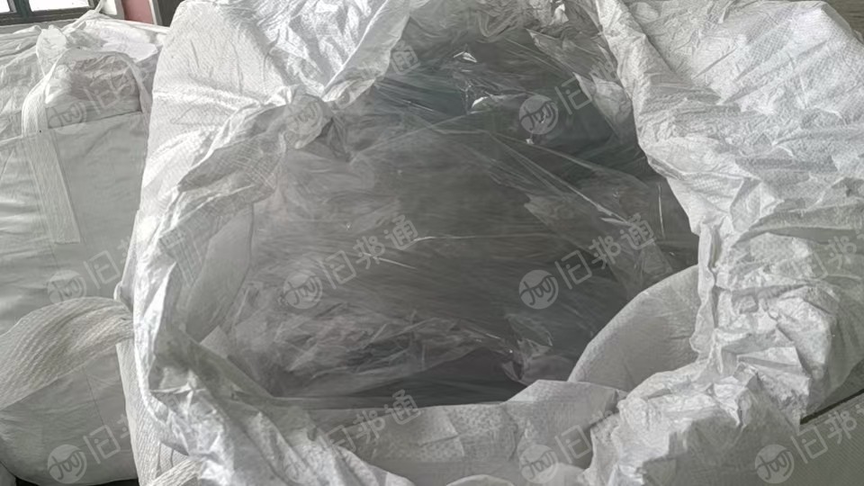 出售pet膜，有部分是带胶的，也有报废的料，长期供应