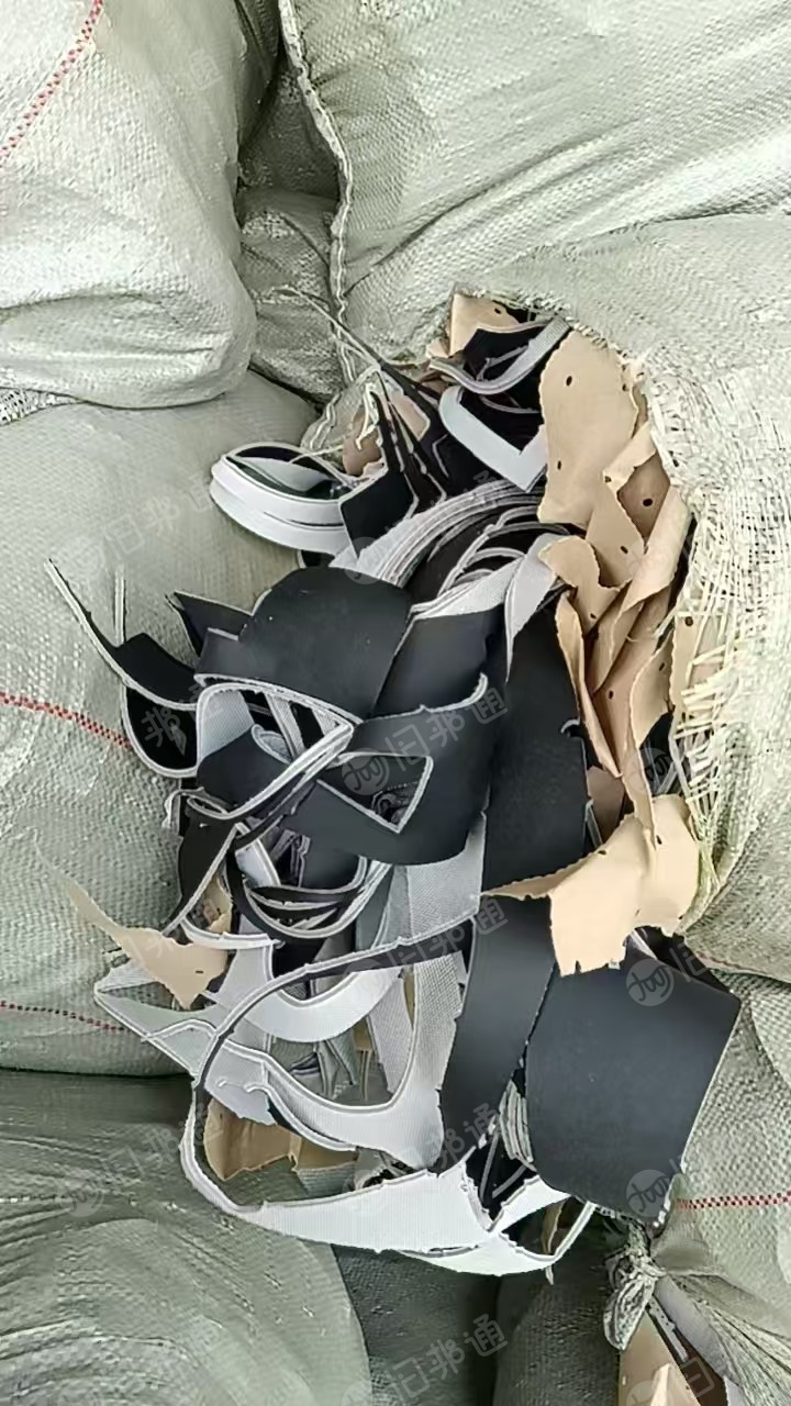 出售PVC海绵革，够9.6一车