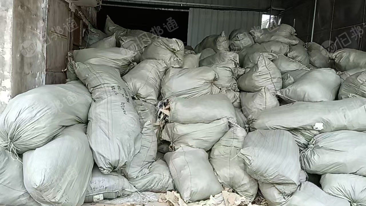 出售PVC海绵革，够9.6一车