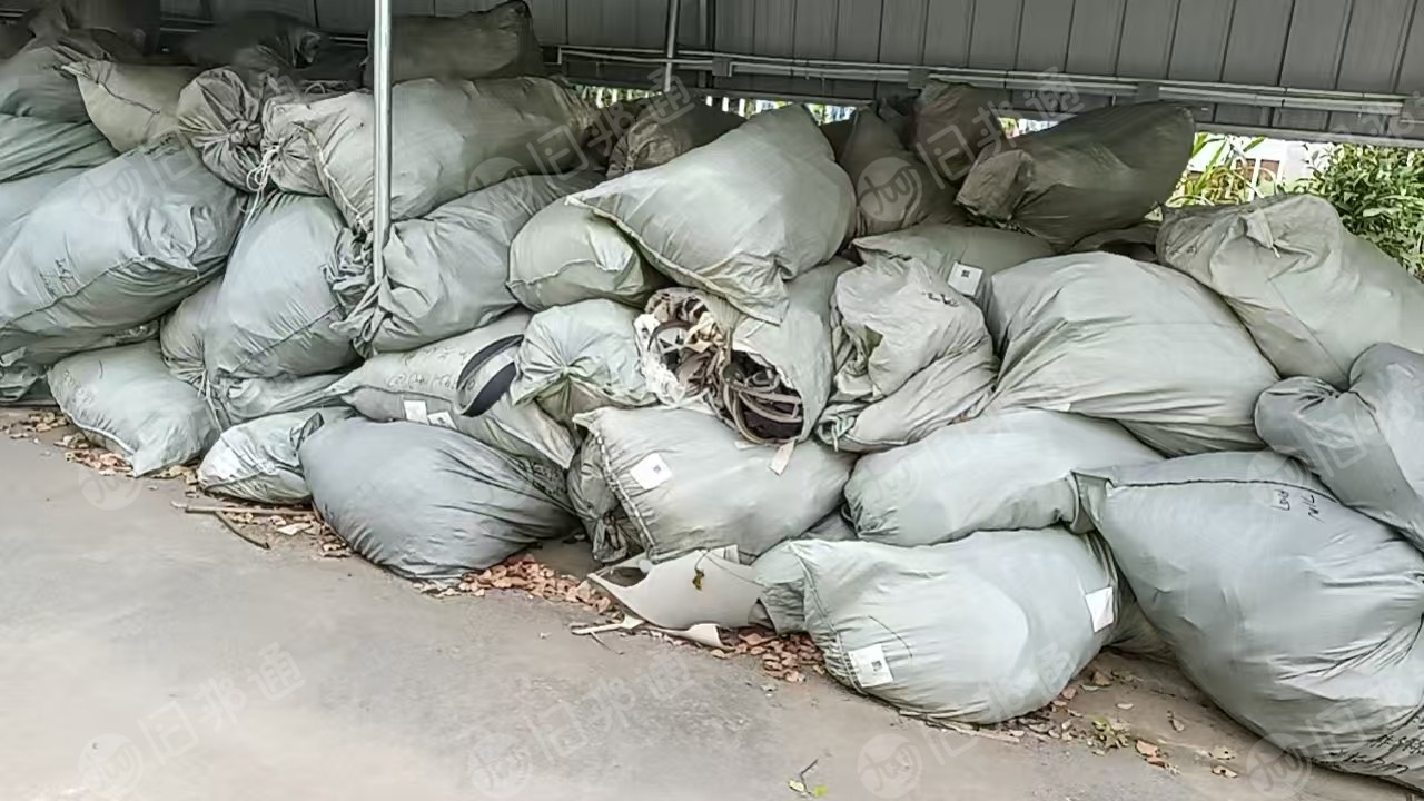 出售PVC海绵革，够9.6一车