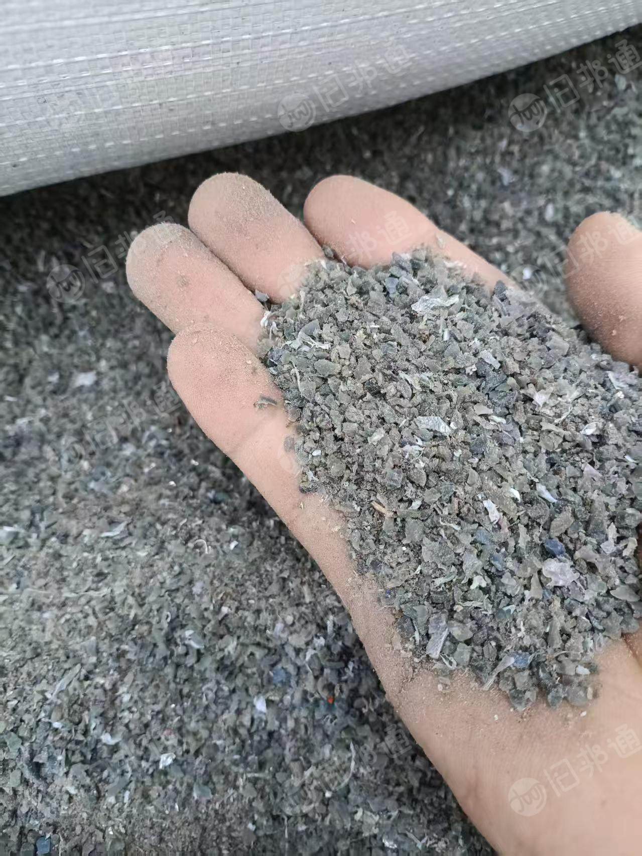 出售中性PVC铝材膜破碎料，每月有130吨