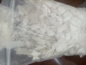 出售干净全漂涂料桶破碎料