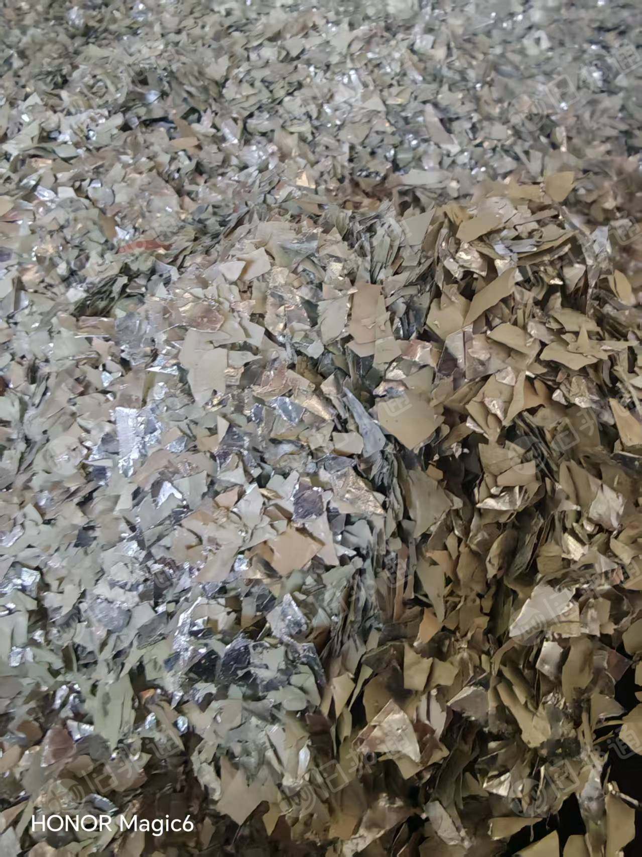 出售铝塑膜废料，白色的含铝70%，铝塑膜破碎料，黄色含铝50%