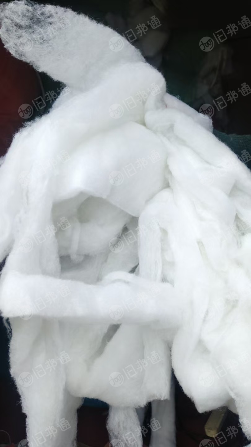 长期出售服装厂白色晴纶棉，晴纶下脚料，月供10吨左右，在江苏扬州。