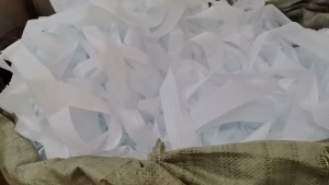 长期出售做鞋子包边下来的涤纶废布，涤纶布条，有带eva热熔胶粉