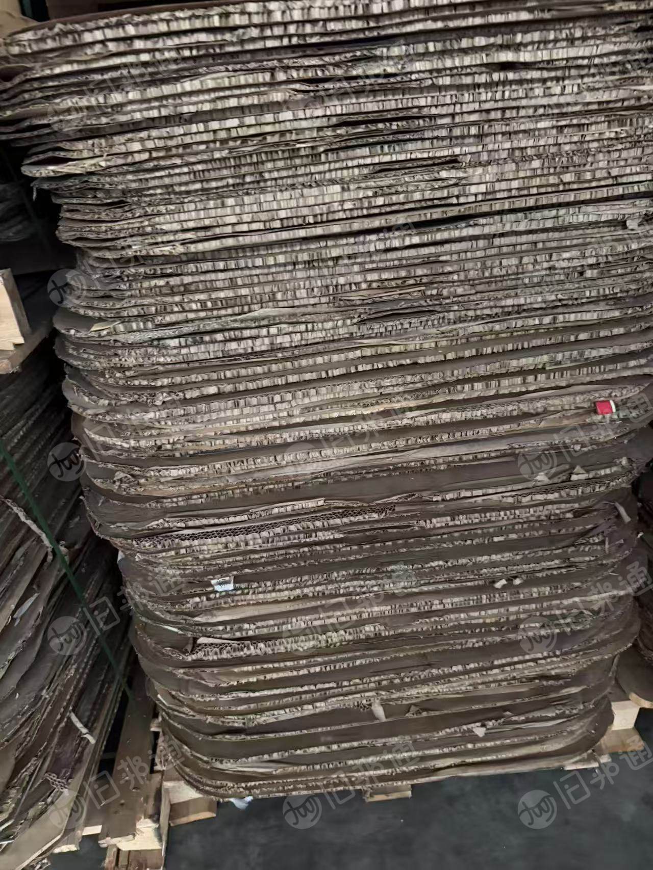 长期出售废纸板，中间是蜂窝状，可打包压块