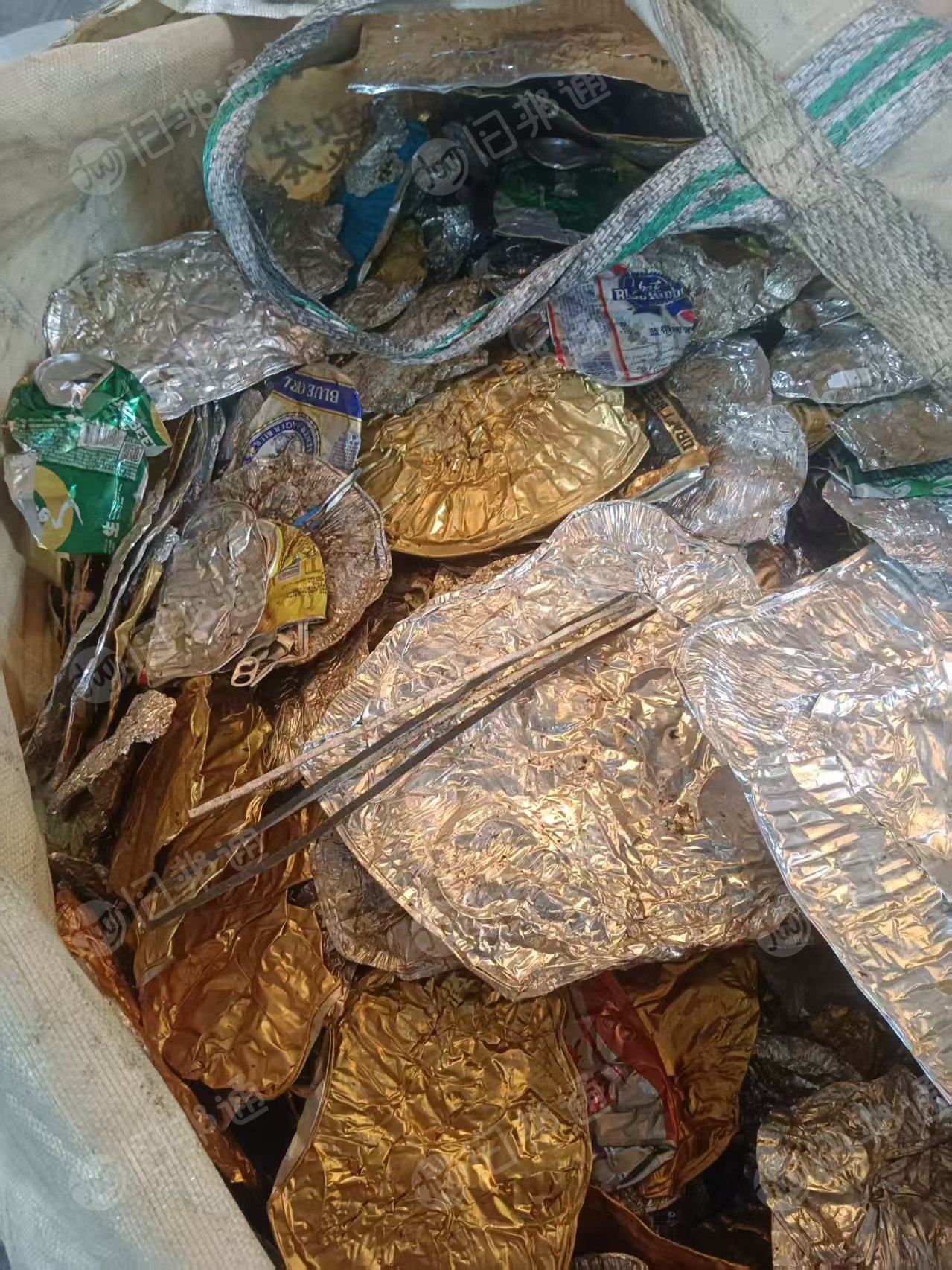 出售易拉罐里挑出来的铝餐盒，风吹磁选的可压包，月供十几吨