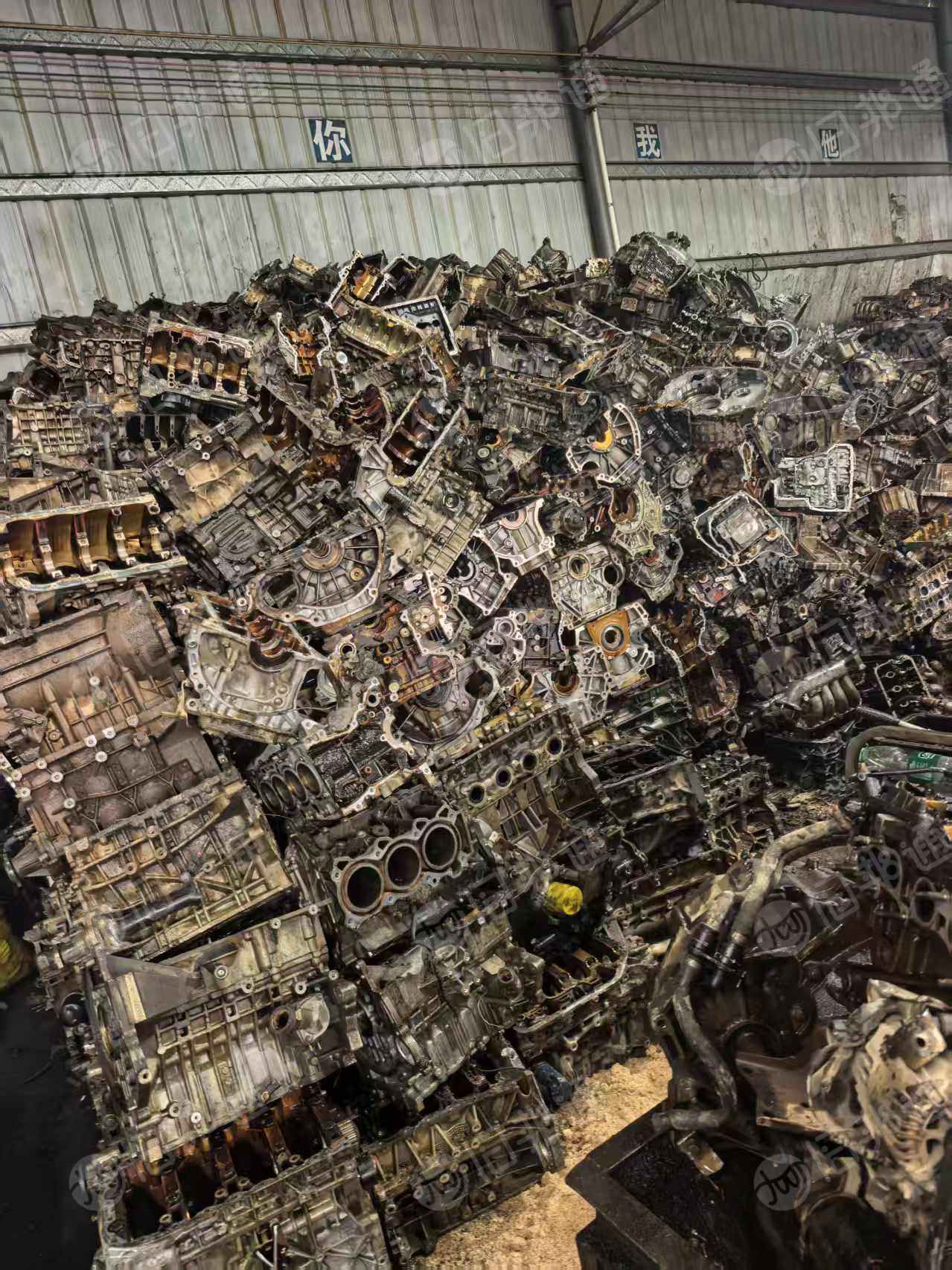 长期出售发动机铝，现货200吨