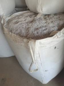 出售水果筐破碎料，瓷白色20吨、杂色30吨