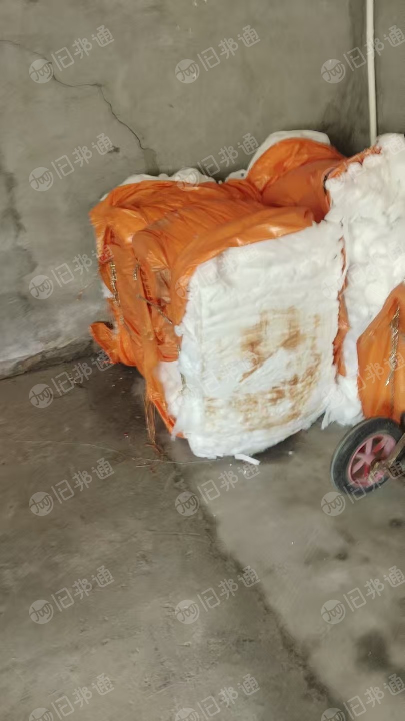 长期出售家纺丝棉下脚料，丝棉边角料，不带皮，月供18吨
