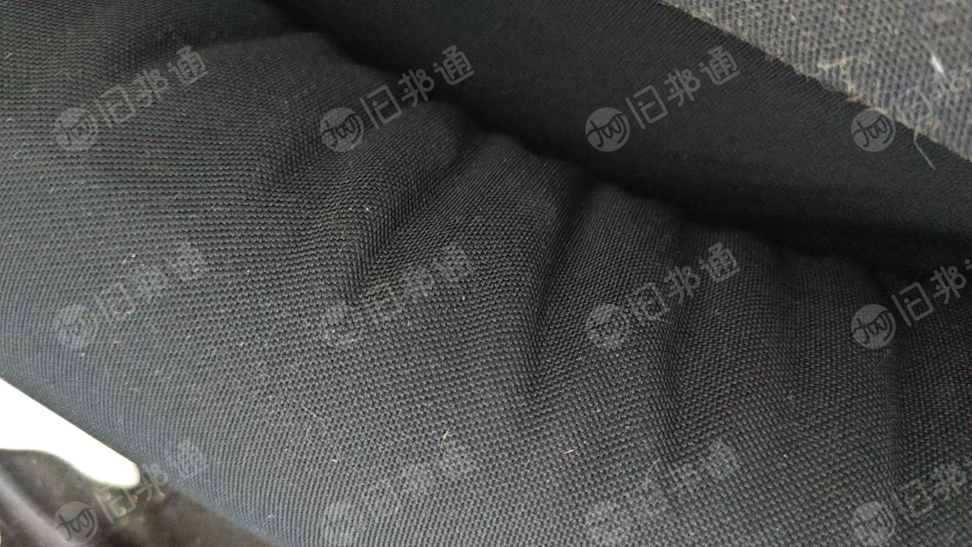长期出售各种化纤布，化纤废布，有整卷的也有半卷的，什么材质都有，货在山东临沂
