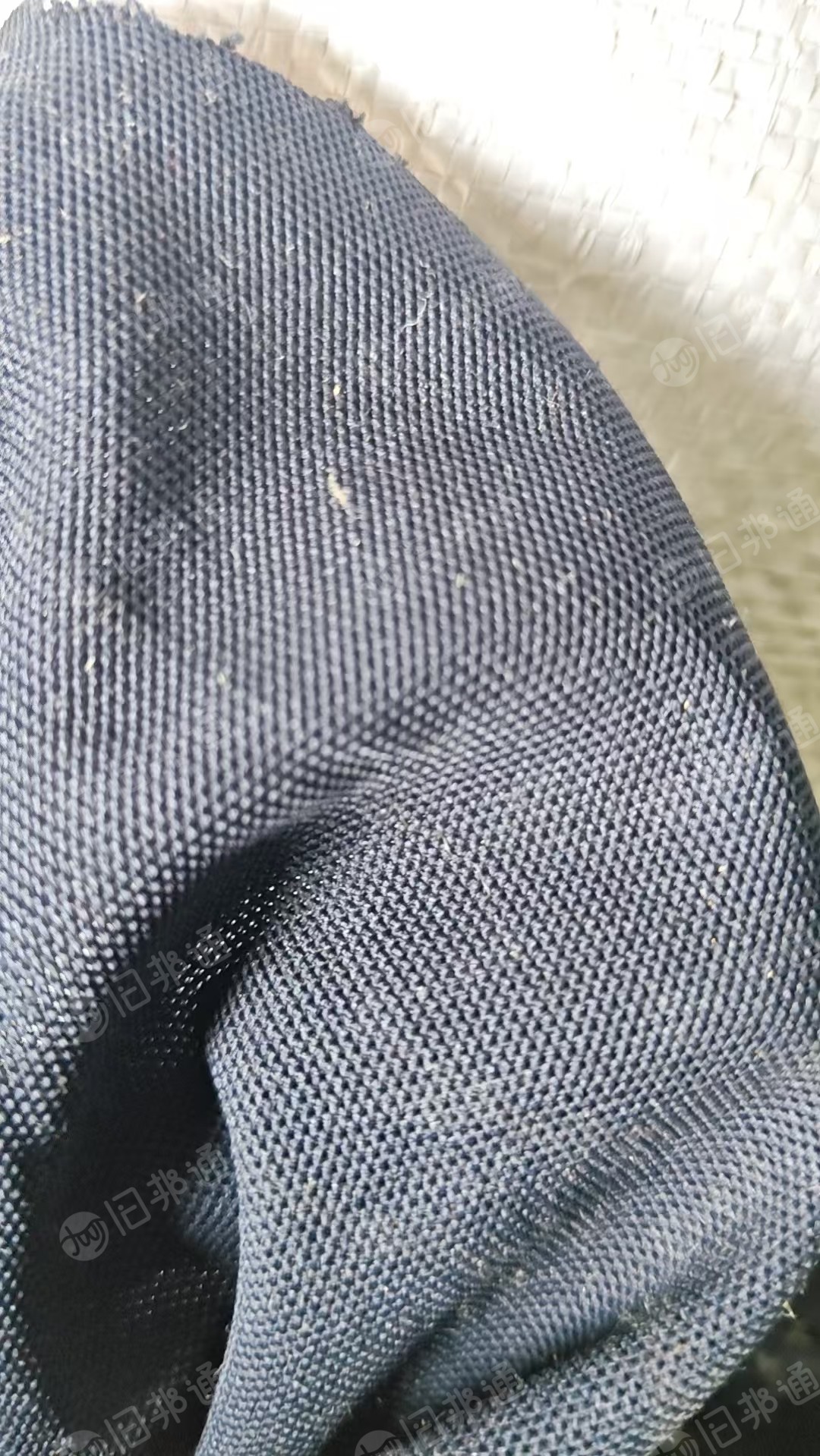 长期出售各种化纤布，化纤废布，有整卷的也有半卷的，什么材质都有，货在山东临沂