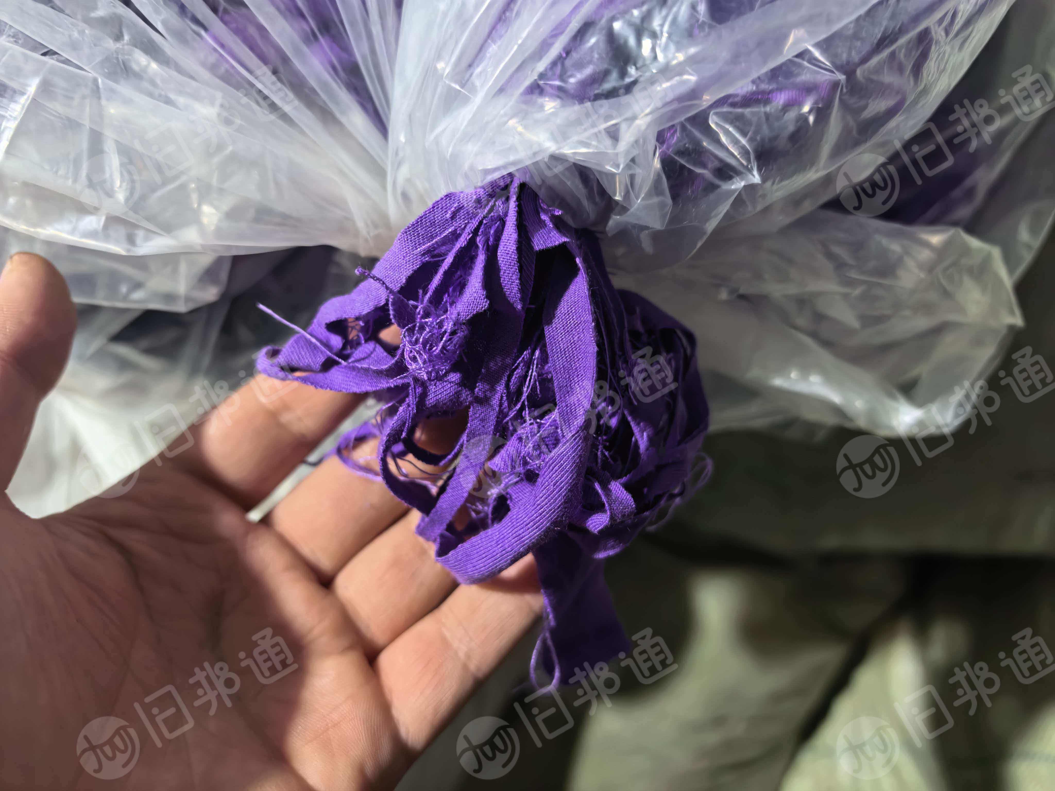 长期出售服装厂下脚料，边角料，白色杂色，化纤，纯棉，涤棉废布，含棉50