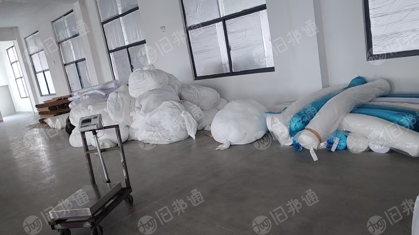 长期出售纺织厂下来的涤纶废布，涤纶废丝，涤氨废布等，厂在福建福州