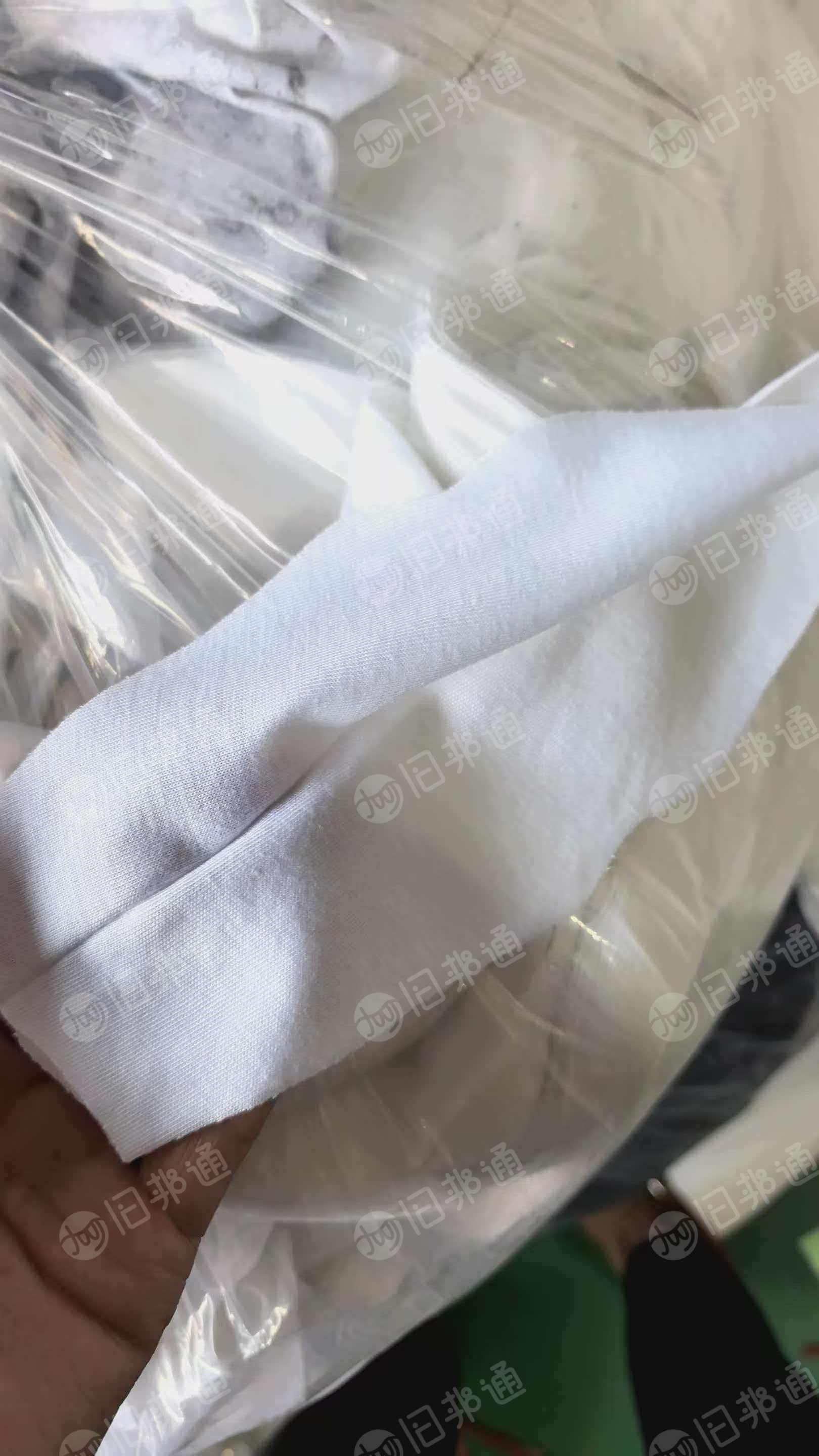 长期出售服装厂杂色涤棉废布，涤棉下脚料，白色居多，含棉40左右，现货20吨