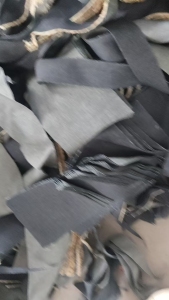 长期大量出售各种废布，有涤纶废布，氨纶废布，涤棉废布，尼龙废布，有分拣开