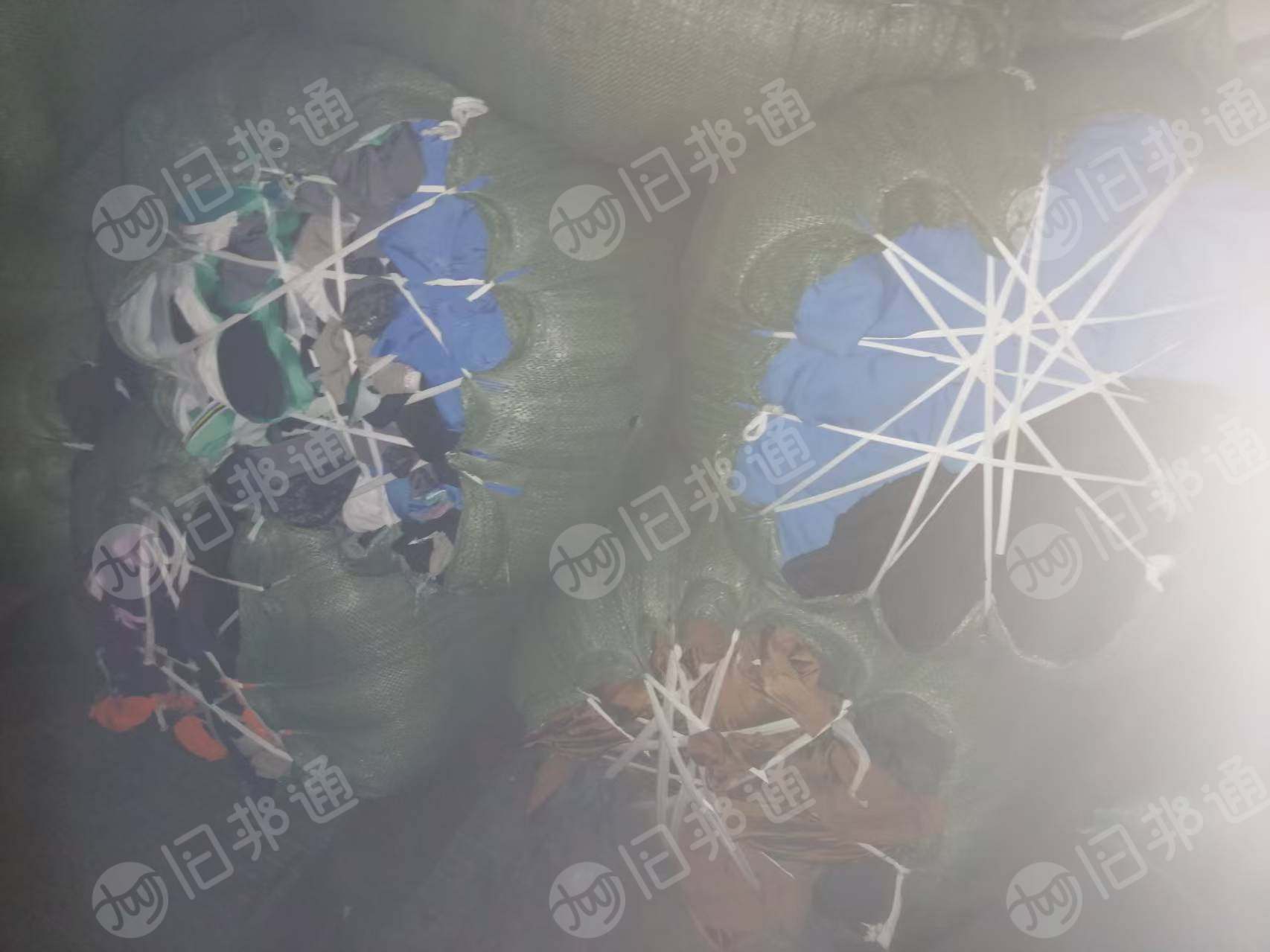 长期出售纺织厂白色涤氨废布，涤氨下脚料，涤氨边角料，10%的氨纶，也有杂色的，有分拣，现货40吨