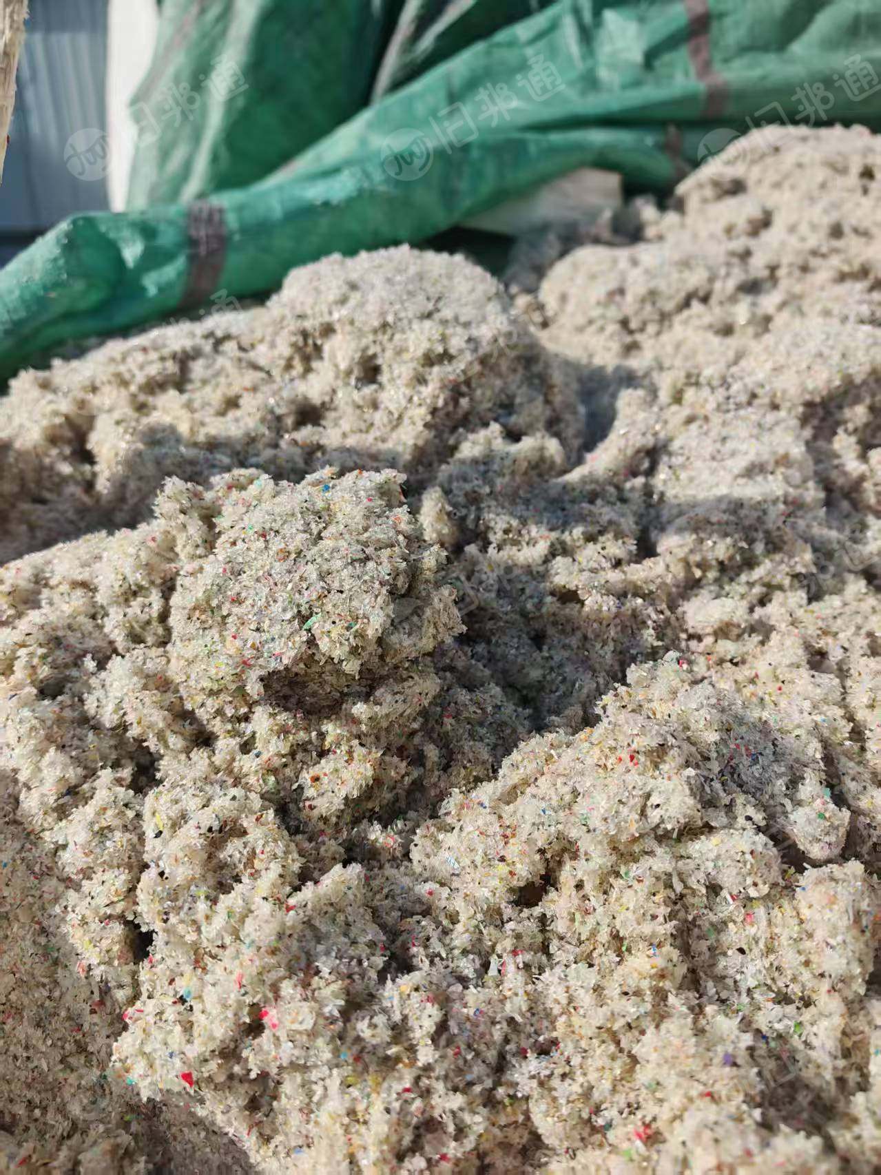 出售破碎下来的塑料渣，PET占80%左右