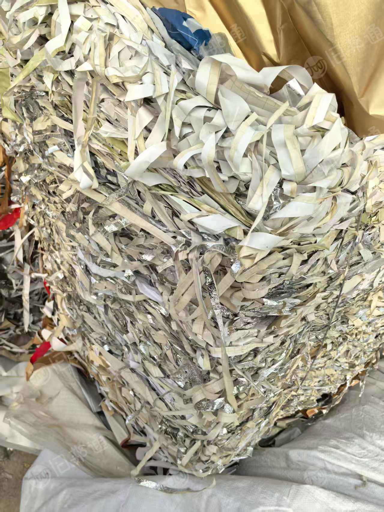 出售pvc复合纸，少量有带铝箔