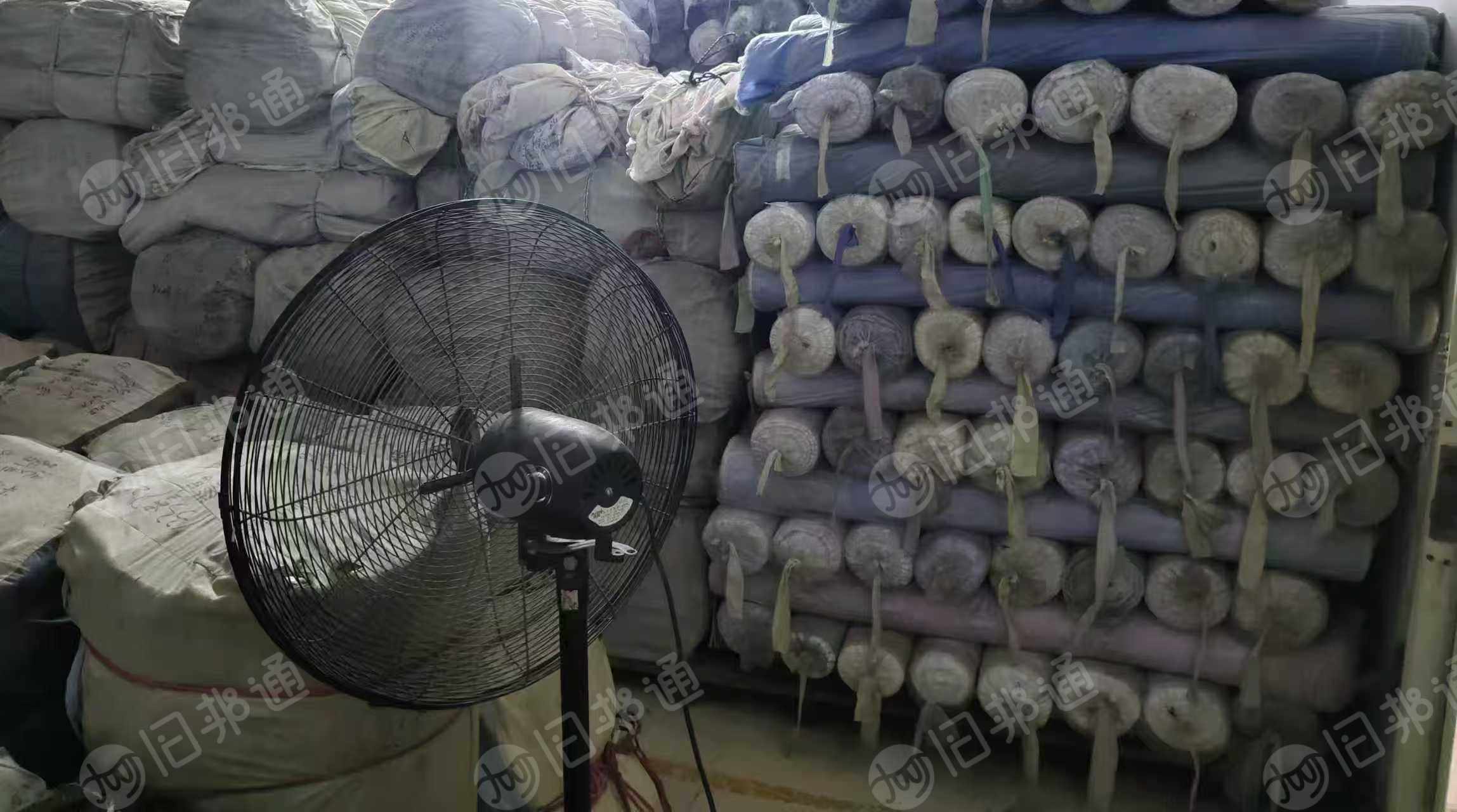 搬厂现货处理一批库存布梭织布,衬衫布双面卡梳珠帆加厚华达呢等等,20万米,低价处理