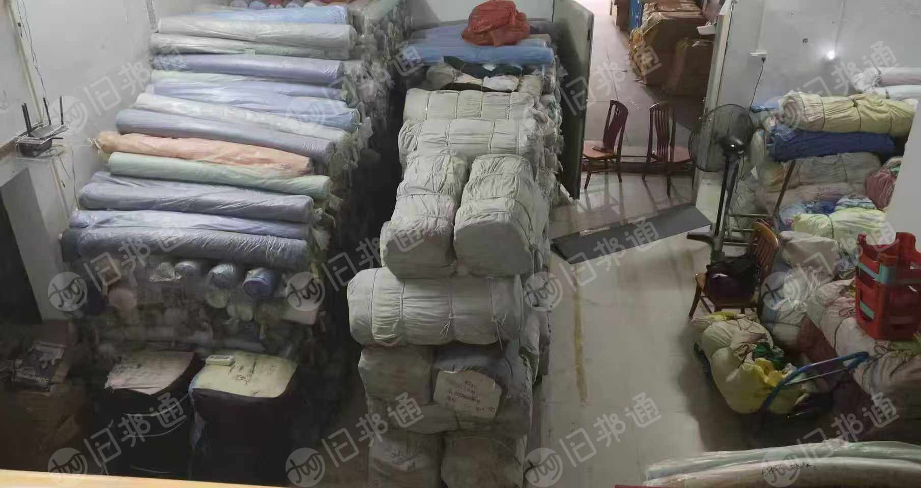 搬厂现货处理一批库存布梭织布,衬衫布双面卡梳珠帆加厚华达呢等等,20万米,低价处理