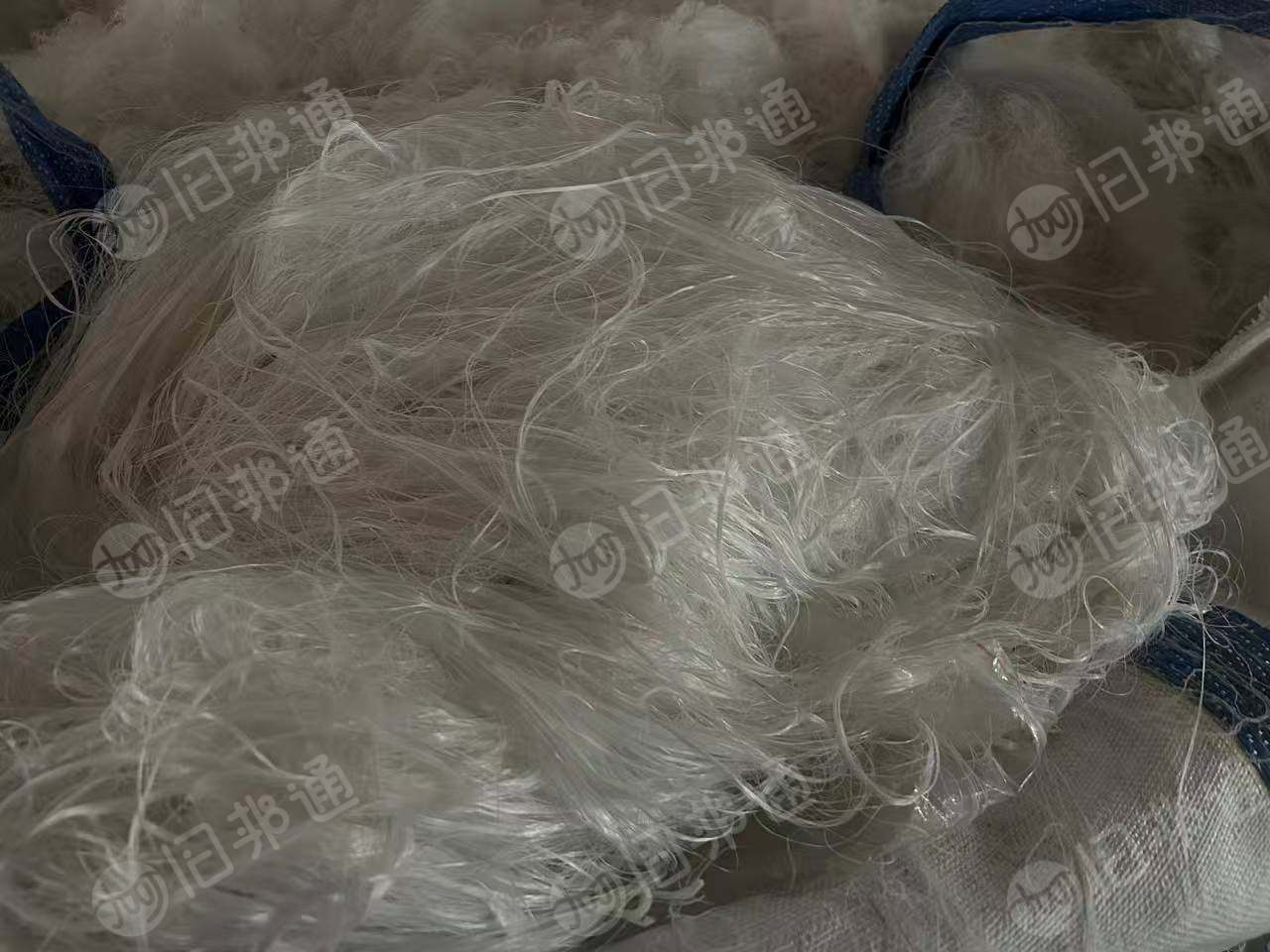 长期大量出售涤纶废丝，涤纶长丝，涤纶丝，月供300多吨，货在江苏苏州