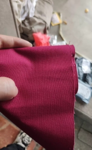 长期出售红色纯棉帆布，纯棉库存布，库存布，1.15米宽，克重390，现货有八千多米，货在广东普宁