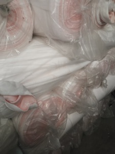长期出售库存绒布，单面绒，法兰绒，不倒绒，纯色跟印花都有，货在山东青岛