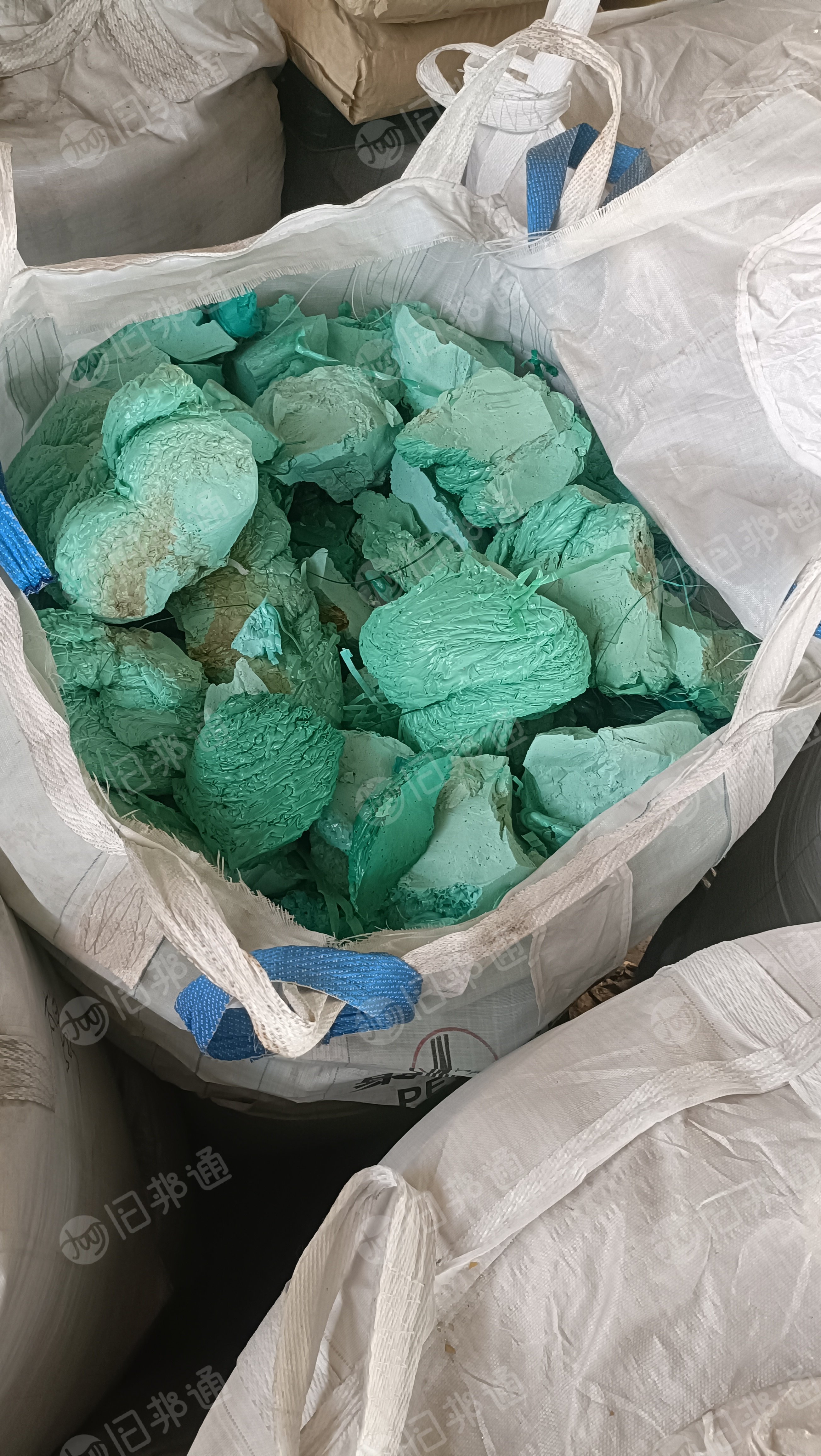 长期大量出售各种聚酯，机头料块，吸塑片，pet复合料，聚酯薄膜，聚酯油墨片