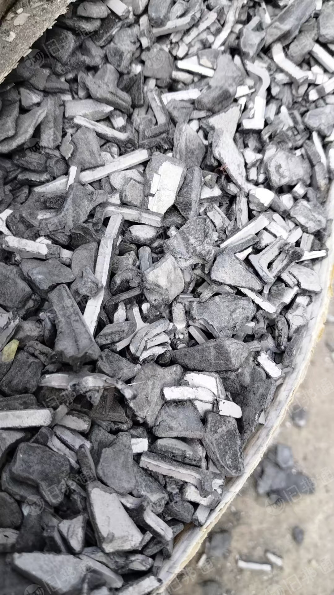 出售笔记本PC合金破碎料，每个月100吨，含微量金属