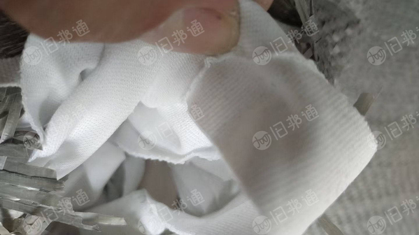 长期出售白色针织涤棉废布,服装边角料,含棉40%左右,月供一两百吨,货在广西玉林