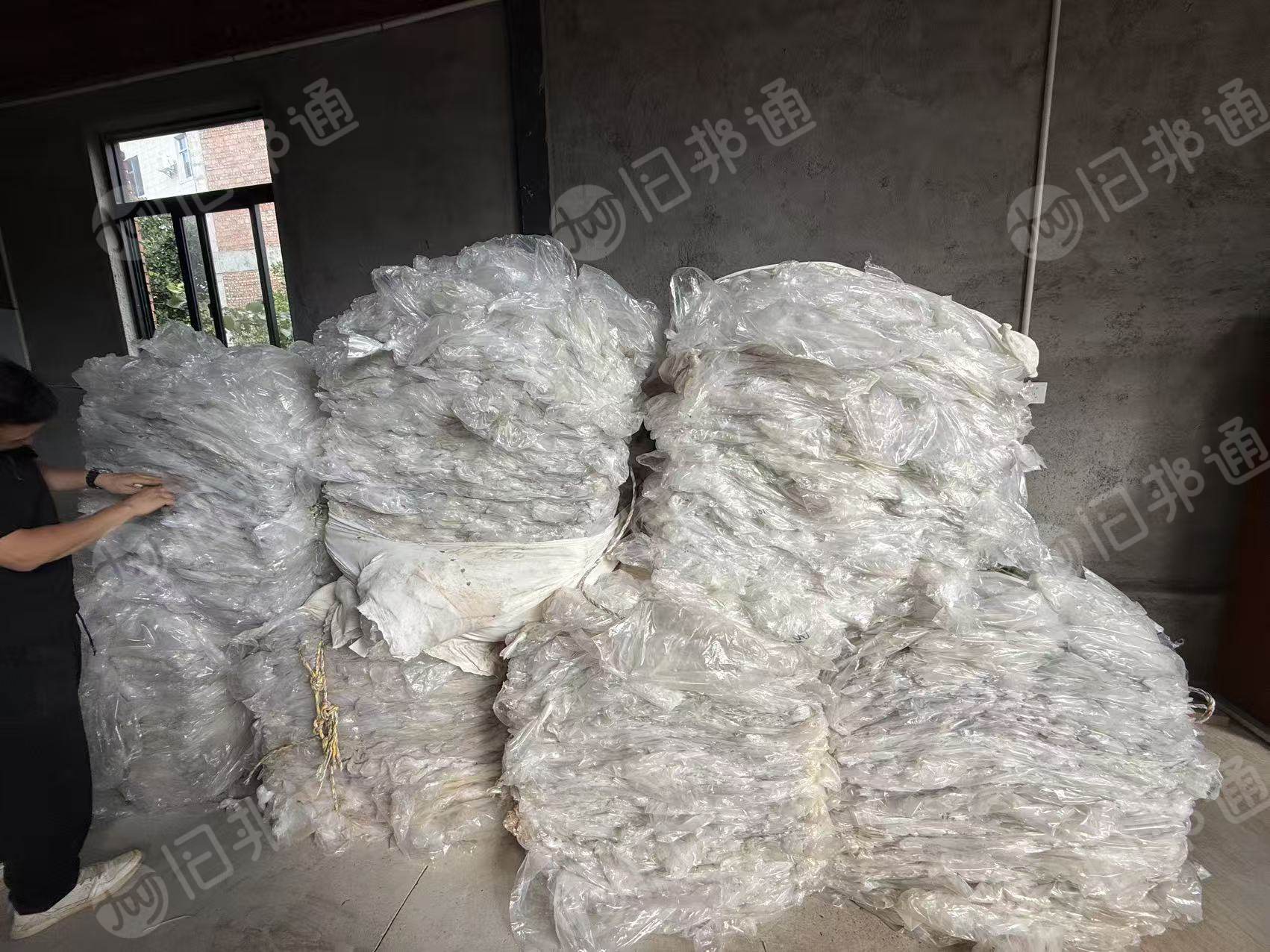 出售干造高压膜，都是服装厂和针织厂下来的，月供100吨