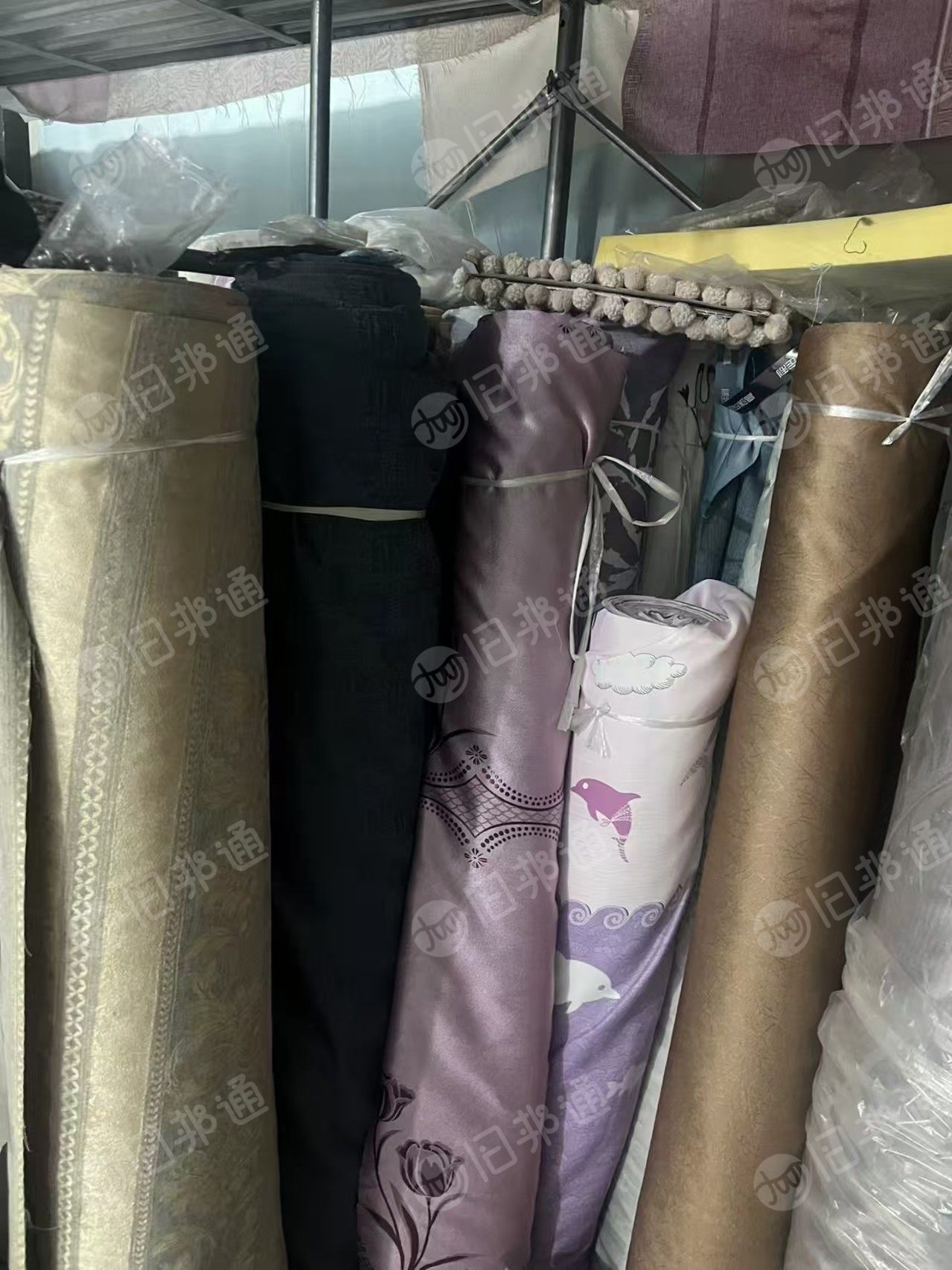长期出售库存窗帘布，窗帘卷布，门幅2.8克重1200-1400都有，印花素色都有，货在河北石家庄