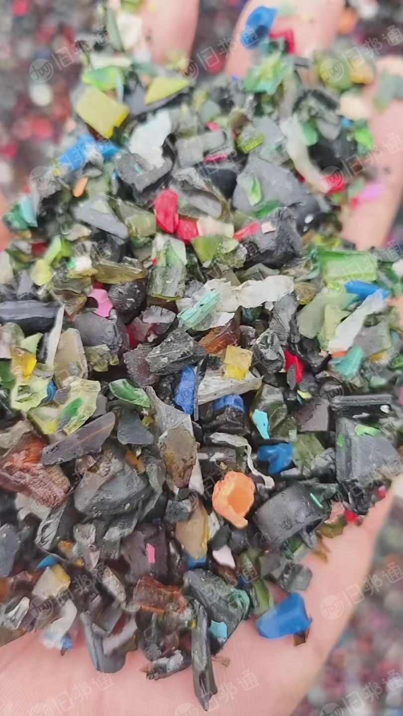 出售松香炼油料，松香树脂，PP外壳破碎料，出油率61%，每个月一千吨