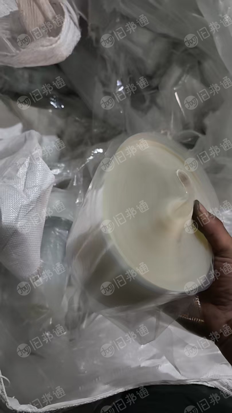 出售不带胶的PET包装膜，现货九吨左右