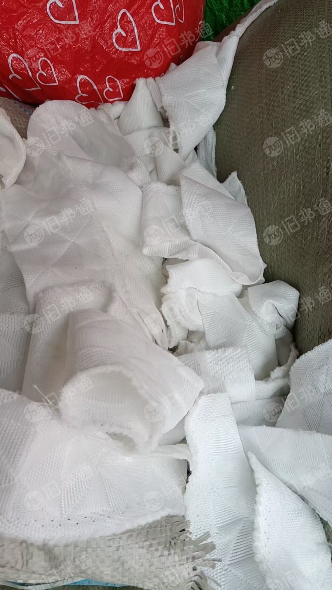 长期出售床垫边角料，空心丝，有白色也有杂色，货在江西赣州