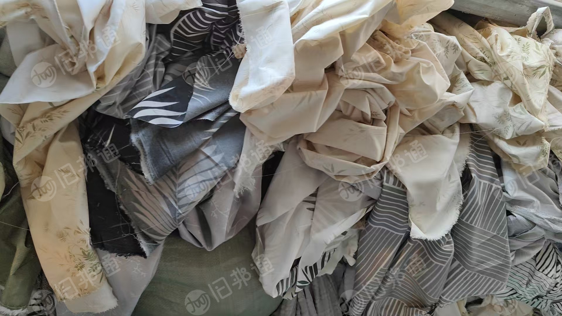 长期出售床品涤纶磨毛布花色下脚料，涤纶下脚料