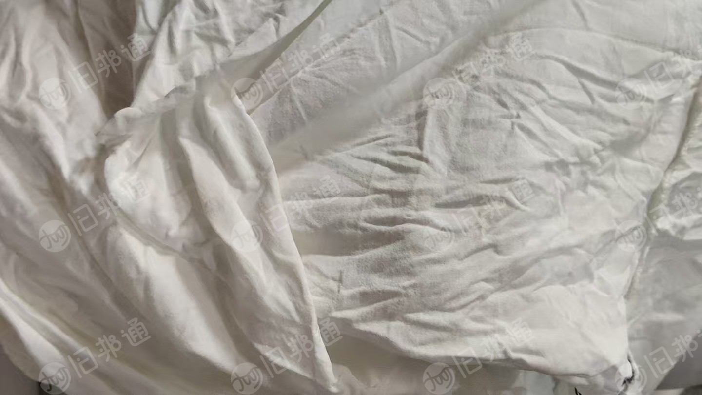 长期大量出售擦机布原料，牛奶丝，牛奶丝磨毛料，也有不磨毛的，品种很多，厂在浙江绍兴