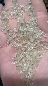 出售eps颗粒，60目中白现货50吨左右，40目茶料现货20吨，月共产70吨