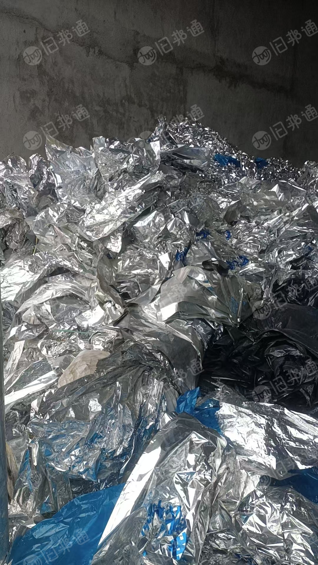 长期出售pet烫金膜镀铝散膜，上面有一层油漆，每个月都有货