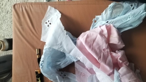 长期出售淡色白色针织拉丝料，浅色纯棉布，黑色也有，拉丝料比较多，统货出，现货9米6