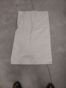 出售错版编织袋，规格65*110,85克左右