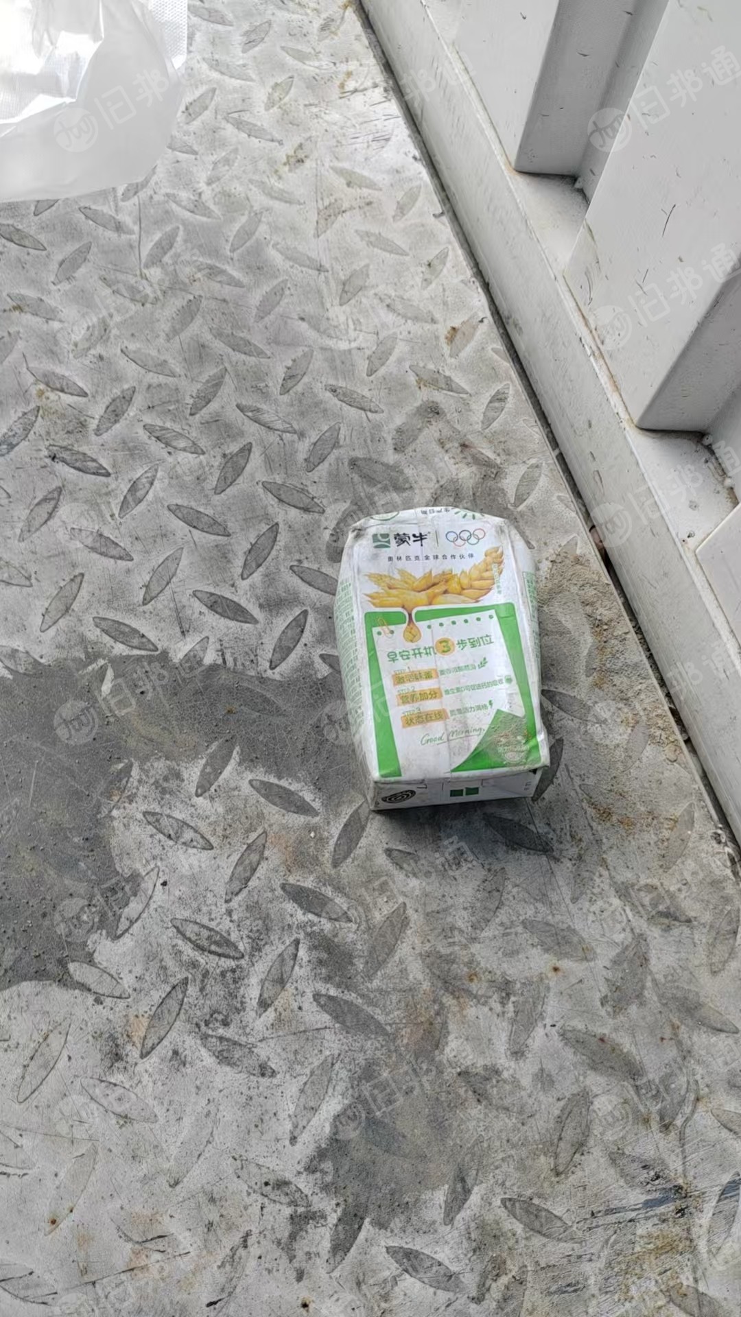 长期出售带铝的蒙牛牛奶盒压包料