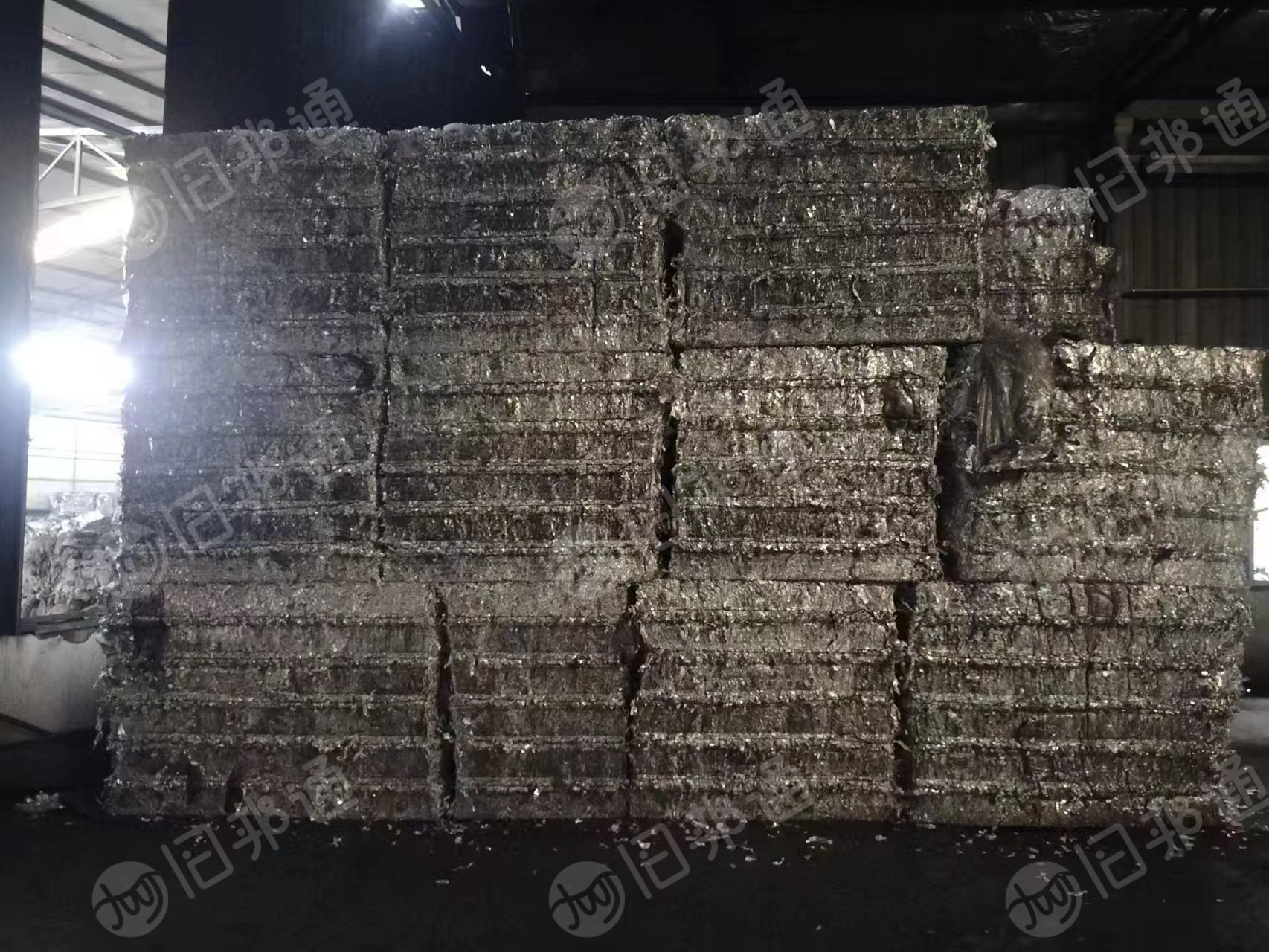 出售白边铝箔，现货1600吨