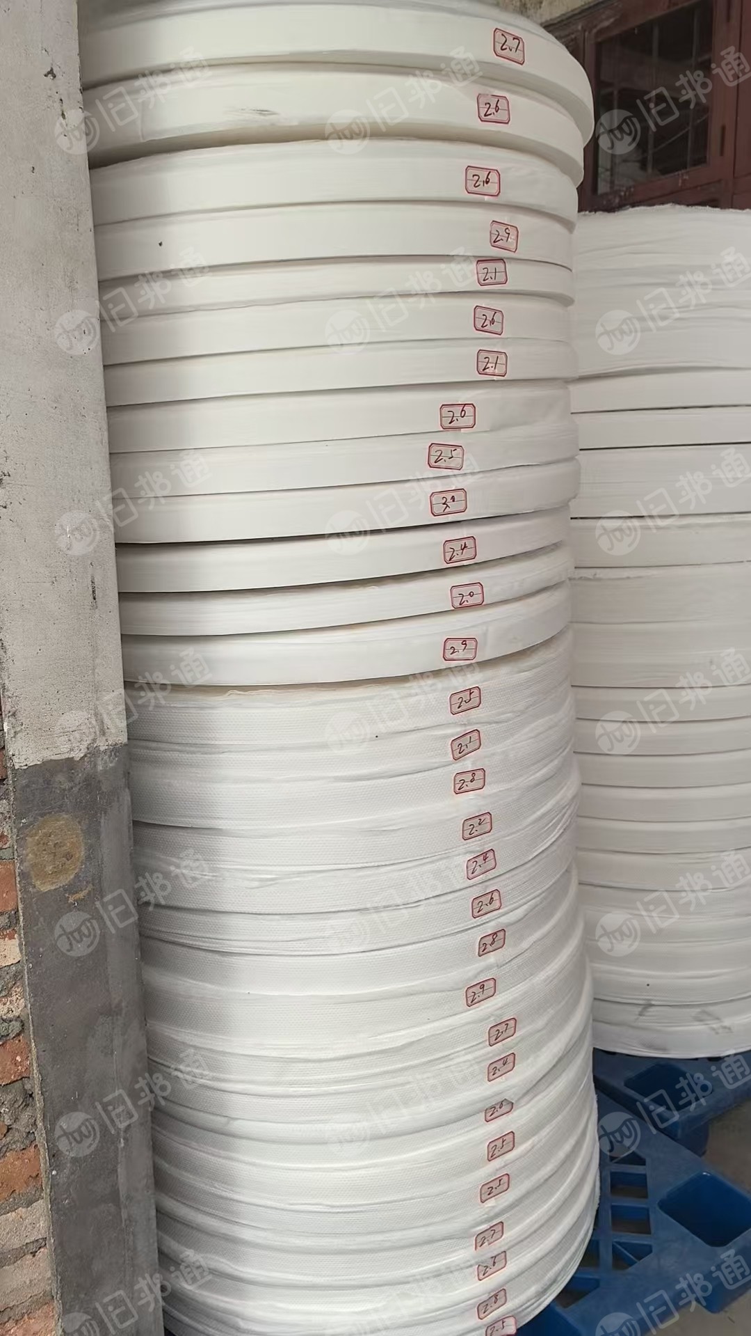 长期回收PP无纺布盘料，木浆无纺布盘料，打绳子用，前期每个月需要10多吨，后期量大