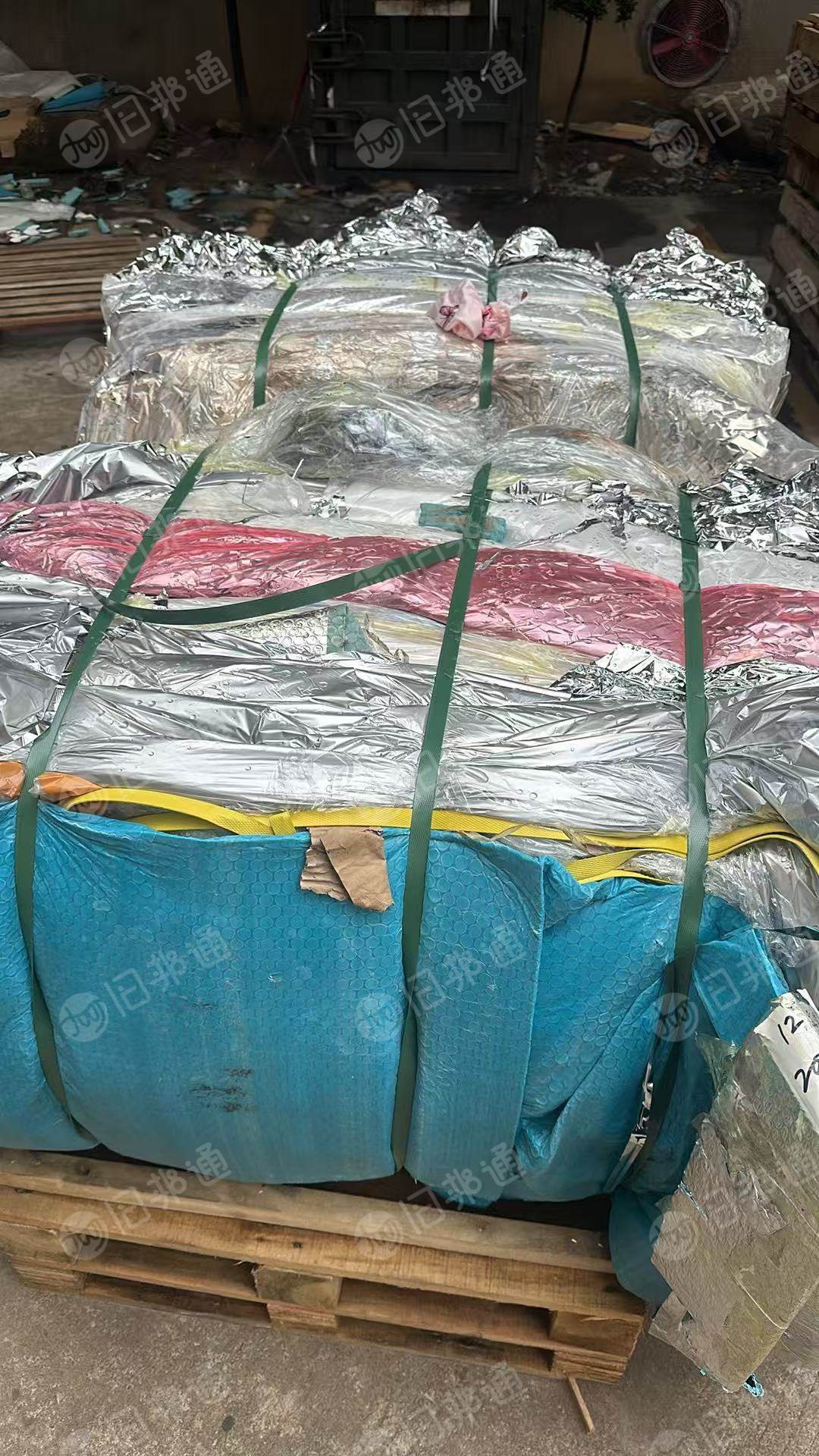 长期出售pet烫金膜压包料，厂货下来的，目前现货够一车9.6
