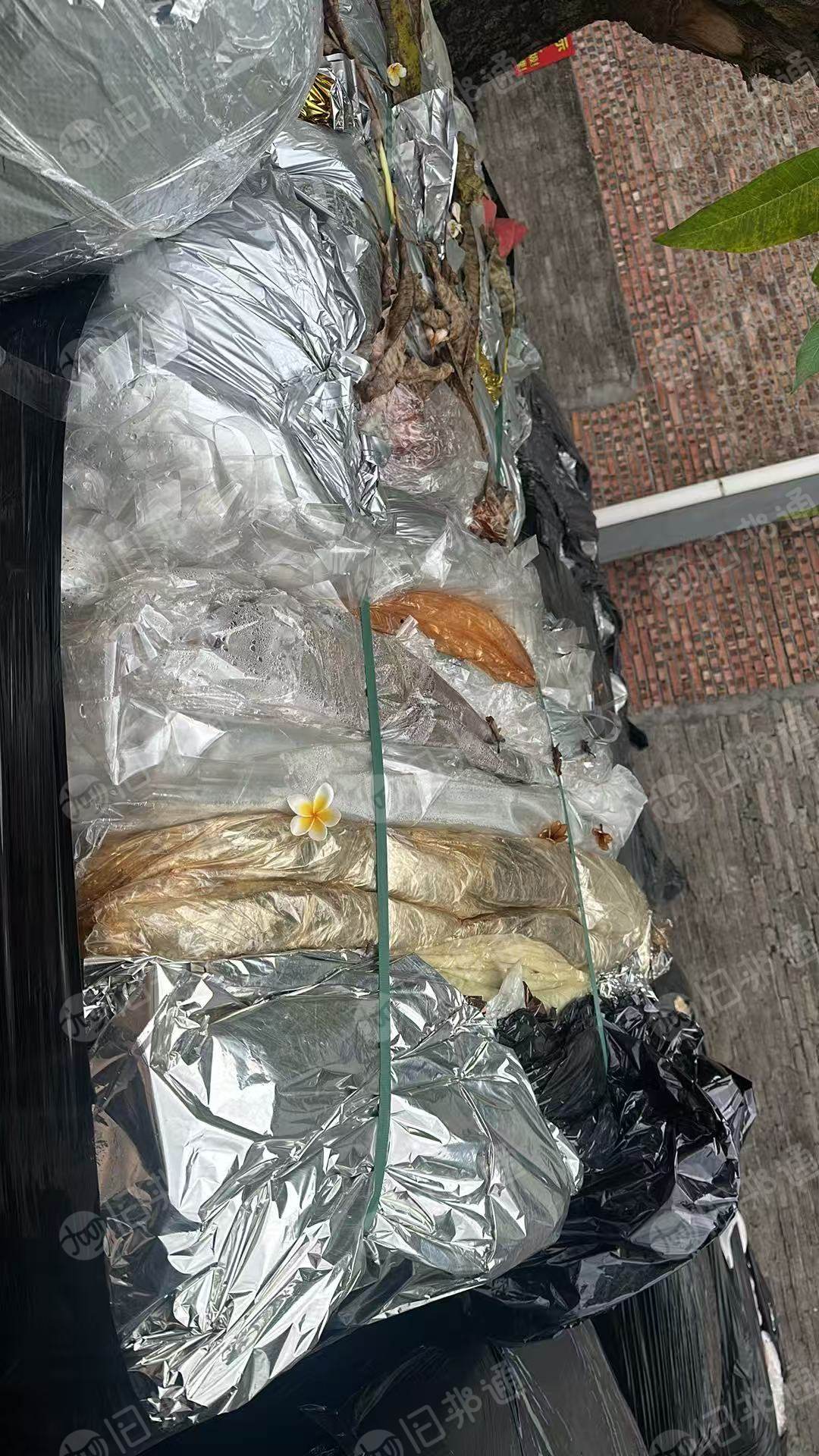 长期出售pet烫金膜压包料，厂货下来的，目前现货够一车9.6