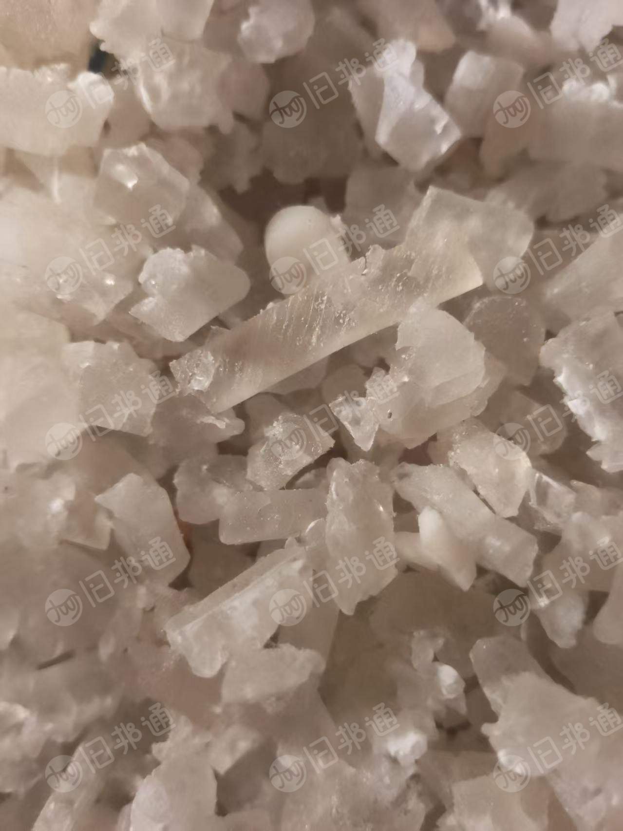 长期出售亚克力下来的PVC胶条破碎料，现货够13米一车