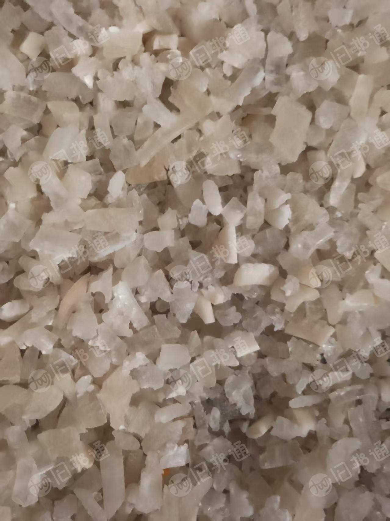 长期出售亚克力下来的PVC胶条破碎料，现货够13米一车