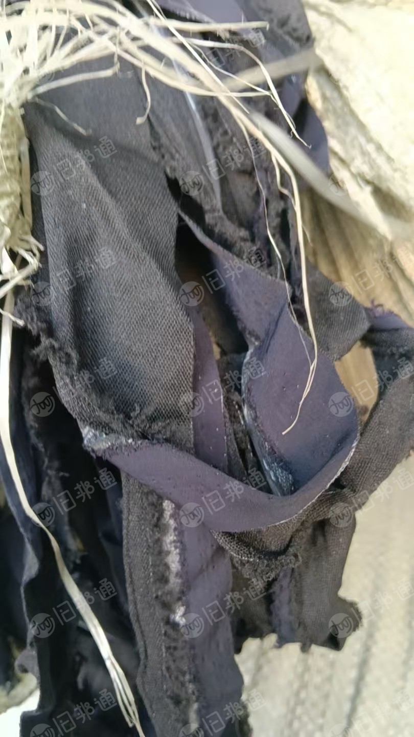 长期出售锦纶+涤纶+PE膜三合一废布，锦纶涤纶布贴布，每个月有100多吨，货在江苏苏州